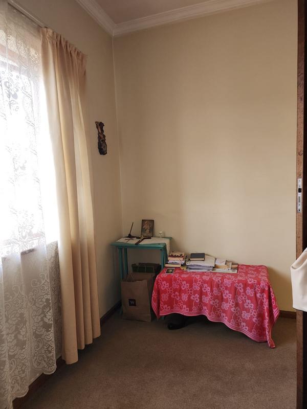 4 Bedroom Property for Sale in Gleemoor Western Cape